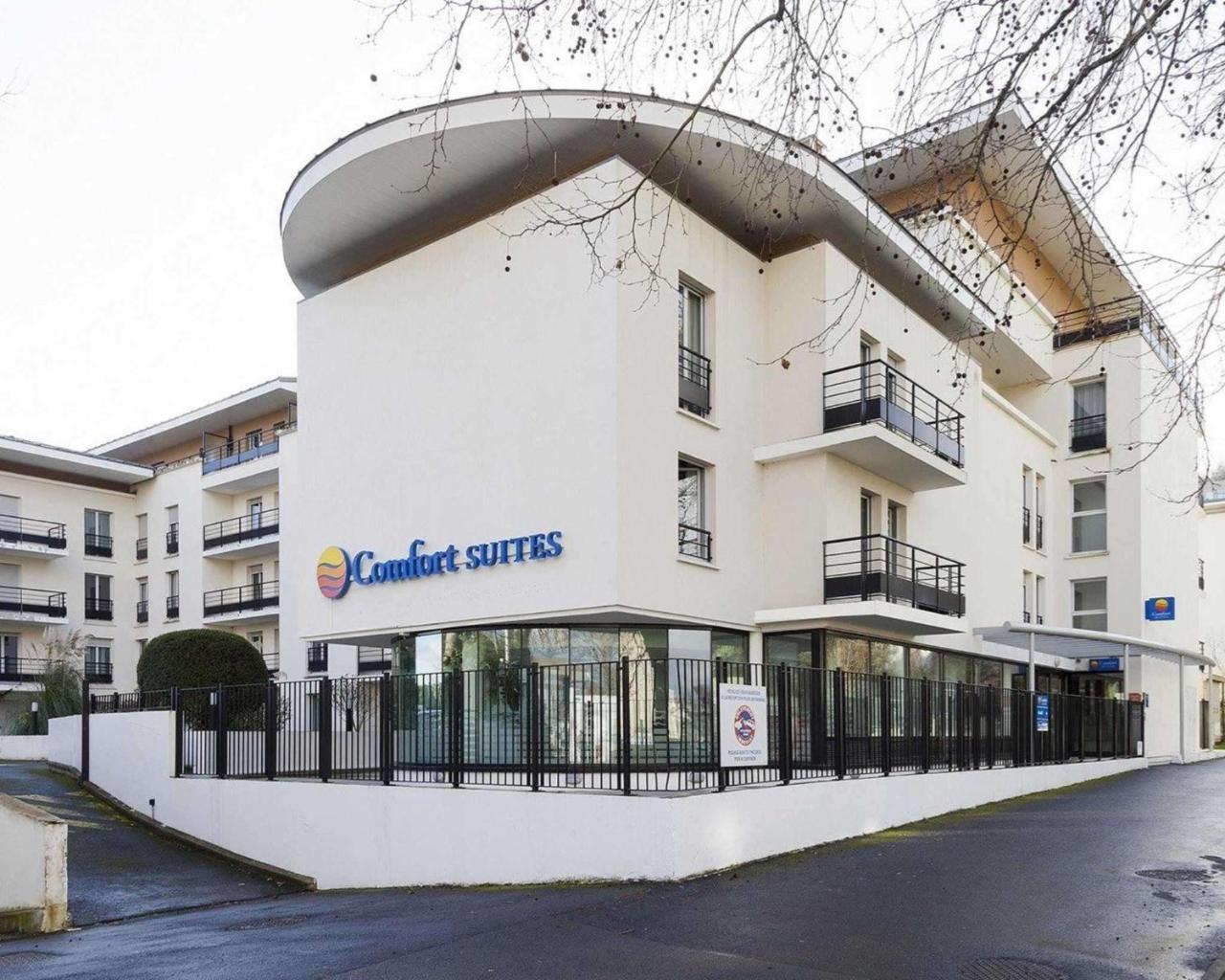 Comfort Suites Le-Port-Marly Paris Ouest Le Port-Marly Exterior foto